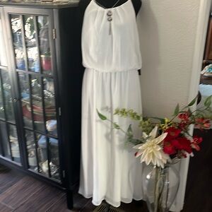 New white dress thin lightweight by Chloe and Renee size lg